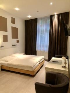 Hotel am Bahnhof - Aachen - 9