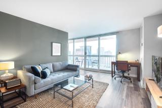 Gold Coast Convertible w Lounge nr Oak St CHI-83 - Chicago - 0