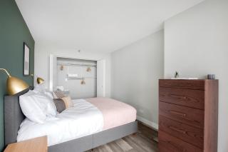 Gold Coast Convertible w Lounge nr Oak St CHI-83 - Chicago - 2
