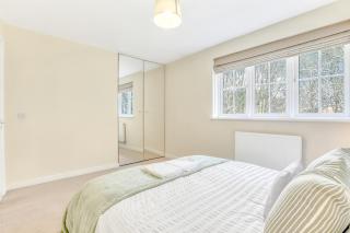 Silver Stag Properties, 3 BR w Parking and Garden - Smisby - 5