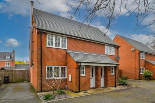 Silver Stag Properties, 3 BR w Parking and Garden - Smisby - 3