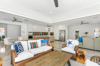Harbour Drive Luxury in Bluewater Estate - Yorkeys Knob - 8