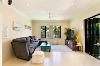 'Serene Selwyn' Coastal Villa near Trinity Beach - Yorkeys Knob - 9