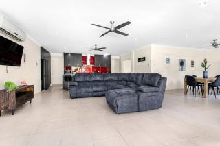 'Coco Tierra' Expansive Cairns Oasis with Pool - Smithfield - 3