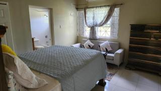 PARADISE VILLA Savannah - - 8