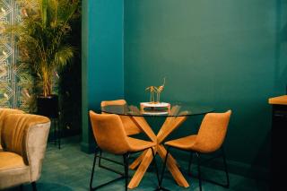 Rooms of Renown - The Enterprise Suite - 1