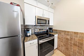 Royal Palms 1303 - 3