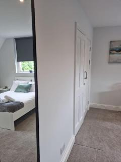 Hyland Apartment by CityNest - Chelmsford - 2