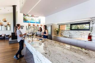 Lakehouse Joela - award winning luxury home - Queenstown - 4