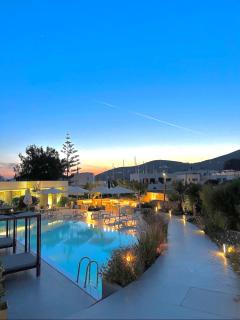 Relux Ios Hotel - Ios Chora - 1