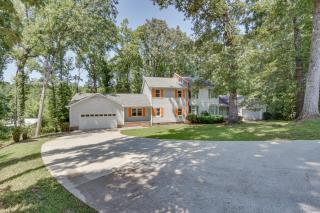 Charming Seneca Home - 3 Mi to Memorial Stadium! - Seneca - 0