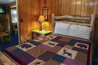 Lazy R Cottages- 2 cabin - 7