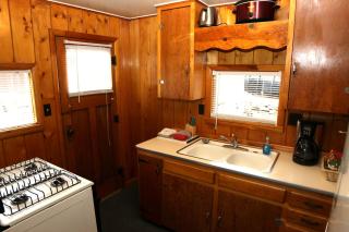 Lazy R Cottages- 2 cabin - 5