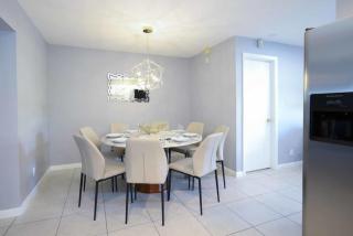 The Utopia Resort Dream Pool BBQ Outdoor Dining - Greenacres City - 2