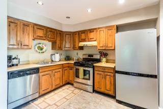 Cozy Cabin w Fire Pit, Hot Tub, Deck, & Pool Table - Berkeley Springs - 4