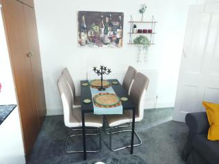 Stylish 2 Bed Room Apartment 3 sleep free wIFI & p - 7