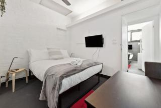 Group Stays Made Easy Opp Victoria Mkt by Custom Bnb Hosting - 4