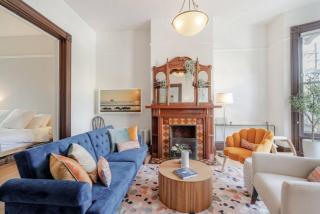 Charming Victorian Oasis with an Elegant and Spacious Haven - 2