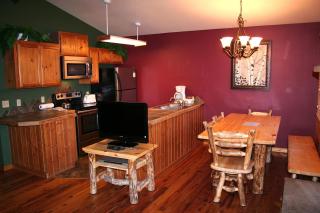 Lazy R Cottages- 17 cabin - 5