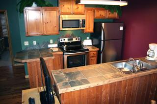 Lazy R Cottages- 17 cabin - 4