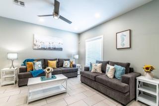 NORTH PADRE ISLAND * 3BR/3Bath*5 mins to Beach* - Corpus Christi - 6