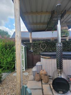 Birch Cottage with private wood fire hot tub - 6