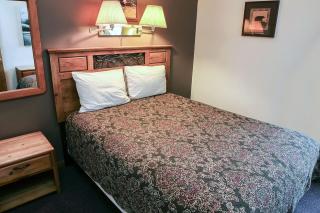 Lazy R Cottages- 7A cabin - 5