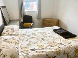 3 Bedrooms and 2 bathrooms with Double drive - Cleethorpes - 5