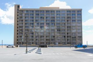Spacious One Bedroom Harbor View Condos at Ilikai Marina With Private Balcony - 3