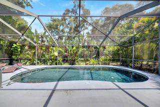 Palm Harbor Estate w/ Pool & Fruit Trees on Acre - Palm Harbor - 1
