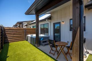 Lucille's Abode with Hot Tub - Fredericksburg - 0