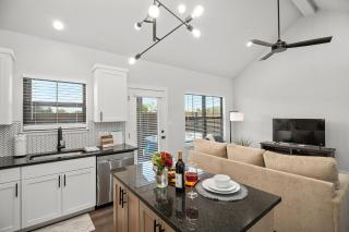 Lucille's Abode with Hot Tub - Fredericksburg - 1