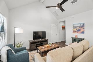 Lucille's Abode with Hot Tub - Fredericksburg - 6