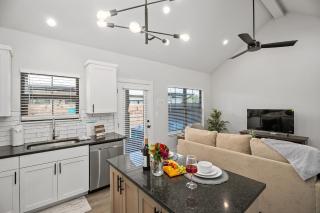 Ethel's Digs with Hot Tub - Fredericksburg - 3