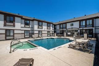 Quality Inn & Suites Irving DFW Airport South - 9