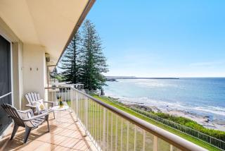 Craigmore Penthouse - Endless Ocean Views - Yamba - 3