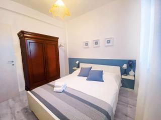 BEAUTIFUL renovated apartment ,NEXT TO THE BEACH ! AIR-C, FREE PARKING! - Nice - 3