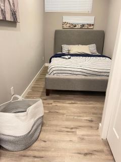 Cozy basement suite - Calgary - 1