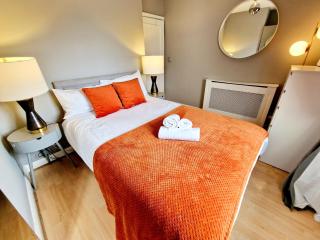 Brilliant 3 Bedroom's Apartment in Hyde Park with Elevator - 1 Flight of stairs only - Londra - 3
