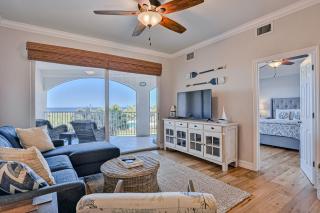 Ocean view condo with pool access, WiFi, & central AC - snowbirds OK - 7
