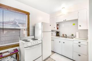 Cute As A Clam Cottage Room 7 - 8