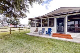 Lakefront Living - 7