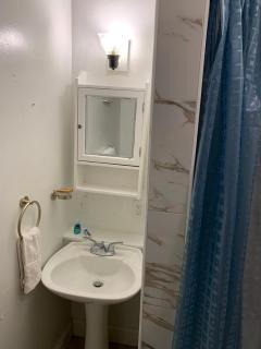 Spacious 2nd floor Suite - 3