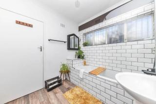 Modern and Stylish 2 BD House in Claremont - Città del Capo - 7