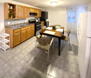 Glorious Suite near Downtown with washer/dryer - 0