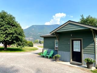 Glacier's Edge Cabins - Columbia Falls - 7
