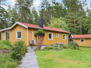 4 person holiday home in Fjärås-By Traum - 0