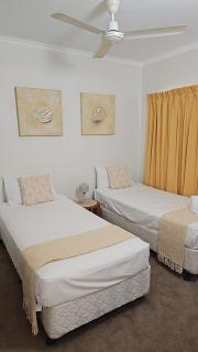Airlie Seaview Apartments - Airlie Beach - 7