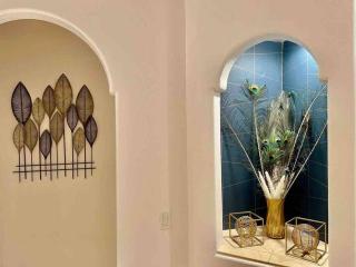 Peacock Suite Hot Tub Sleeps up to 4 Bbq - 6