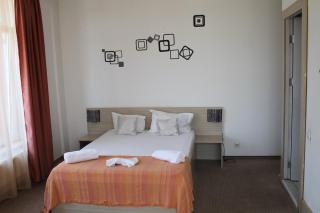 Hotel Mon Caprice - 4